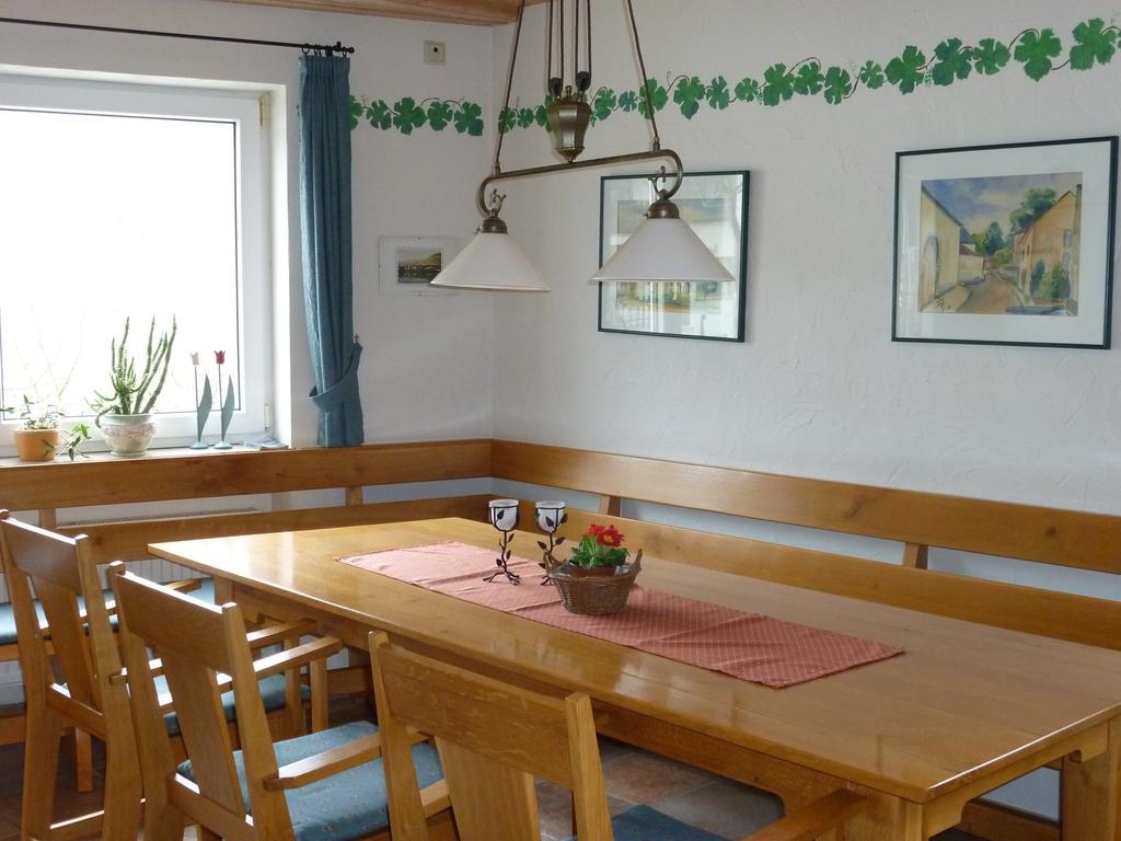 רייל Weingut-Brennerei-Gaestehaus Emil Dauns חדר תמונה